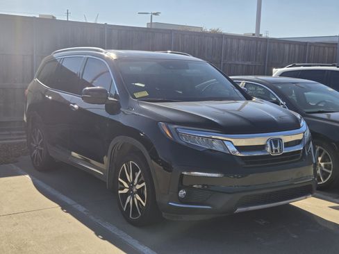 Used 2022 Honda Pilot Touring image 3