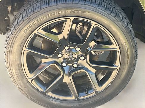 Used 2024 RAM 1500 Laramie image 32