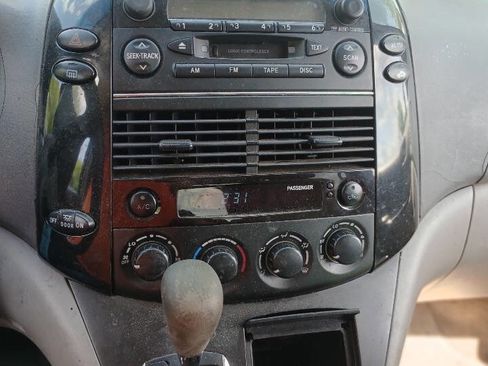 Used 2005 Toyota Sienna LE image 15