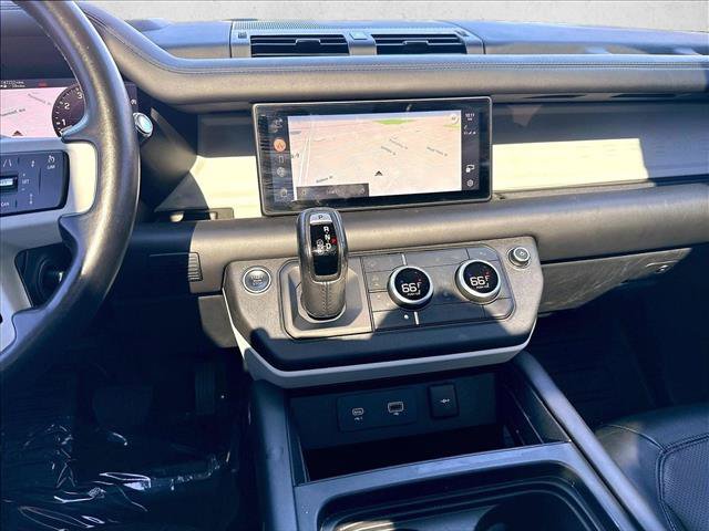 Used 2020 Land Rover Defender 110 HSE AWD/4WD image 8