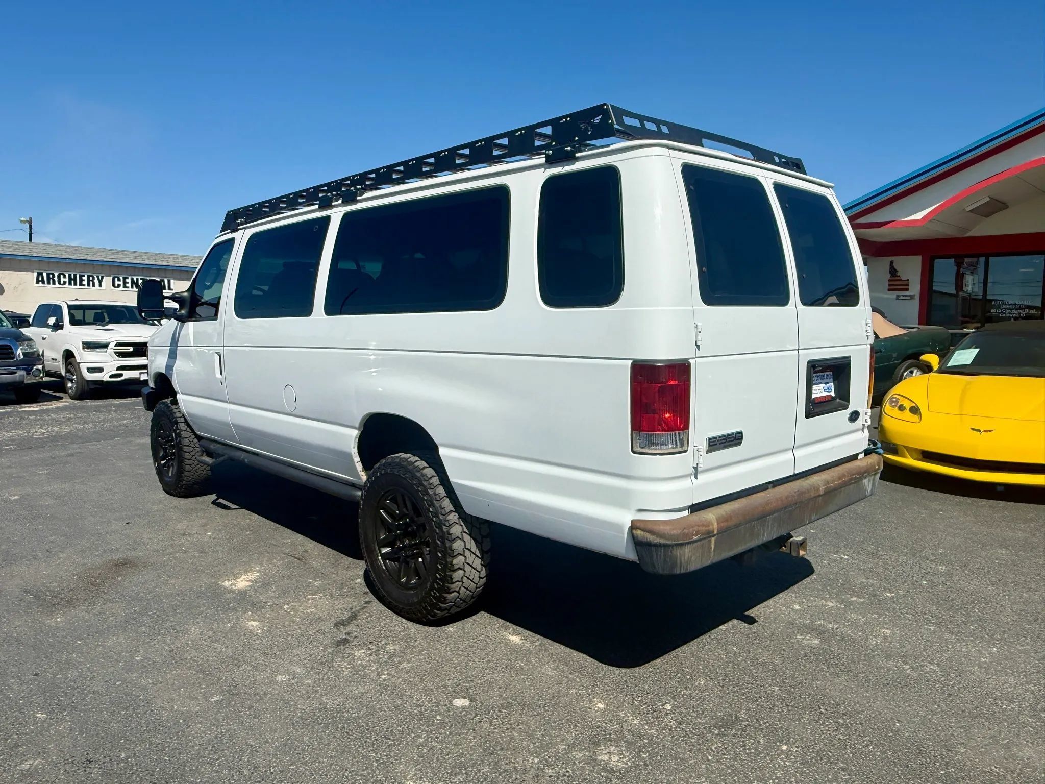 Used 2008 Ford E-350 and Econoline 350 Extended Super Duty RWD image 3