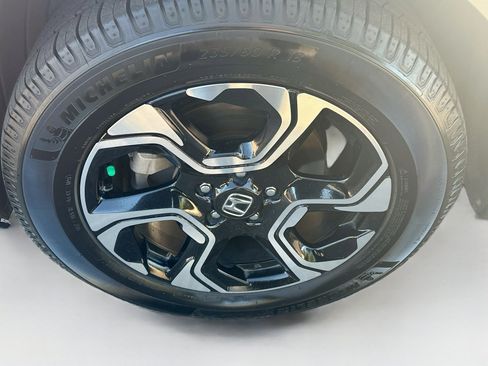 Used 2018 Honda CR-V Touring image 11