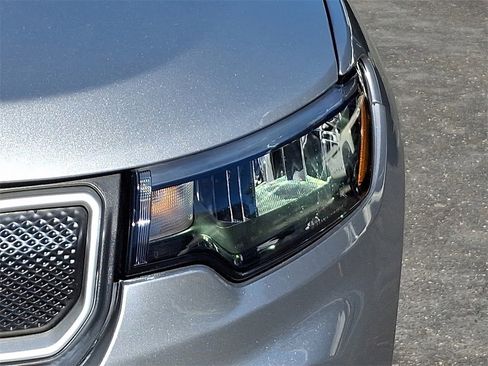 Used 2022 Jeep Compass Latitude image 9