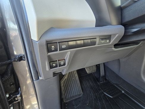 Certified 2024 Toyota Sienna LE image 18