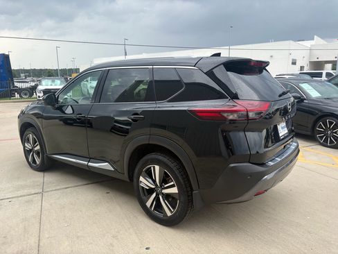 Used 2023 Nissan Rogue SL w/ SL Premium Package FWD image 6