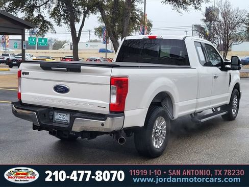 Used 2017 Ford F250 Lariat w/ Chrome Package image 5