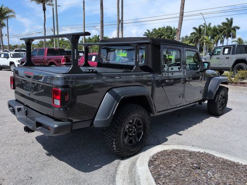Used 2024 Jeep Gladiator Sport AWD/4WD image 5