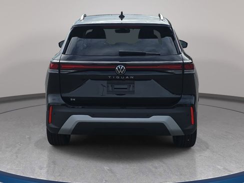 New 2026 Volkswagen Tiguan SE FWD image 6