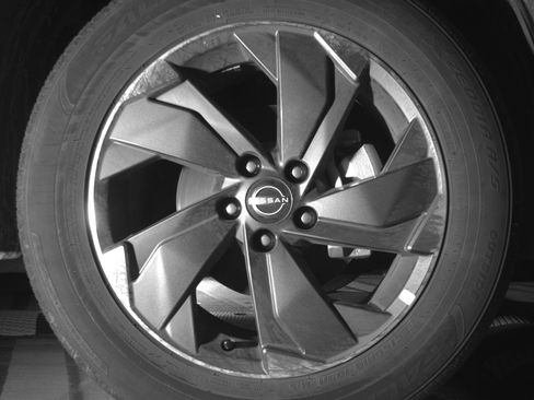 Used 2025 Nissan Rogue SV FWD image 13