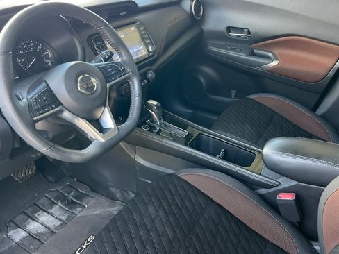 Used 2021 Nissan Kicks SR w/ Interior Electronics Package FWD image 14