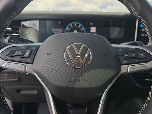 New 2026 Volkswagen Tiguan SE image 19