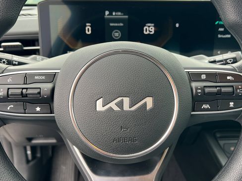 Used 2025 Kia K5 LXS image 24
