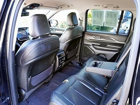 Used 2023 Jeep Grand Cherokee Limited w/ Trailer Tow Prep Group (B) image 17