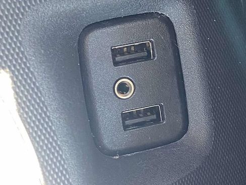 Used 2019 Buick Enclave Essence FWD image 38