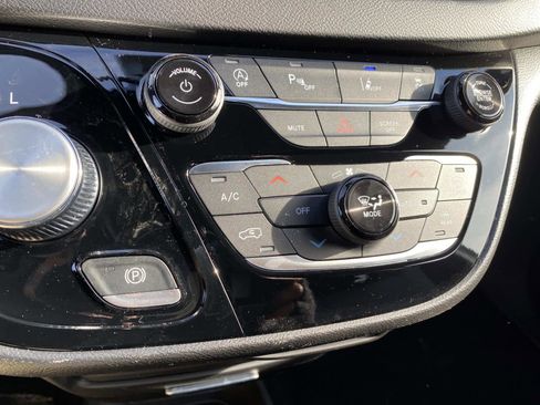 New 2026 Chrysler Voyager LX image 11