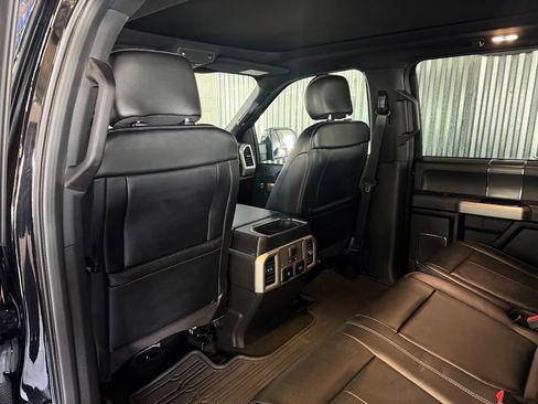 Used 2019 Ford F150 Lariat w/ Equipment Group 502A Luxury AWD/4WD image 18