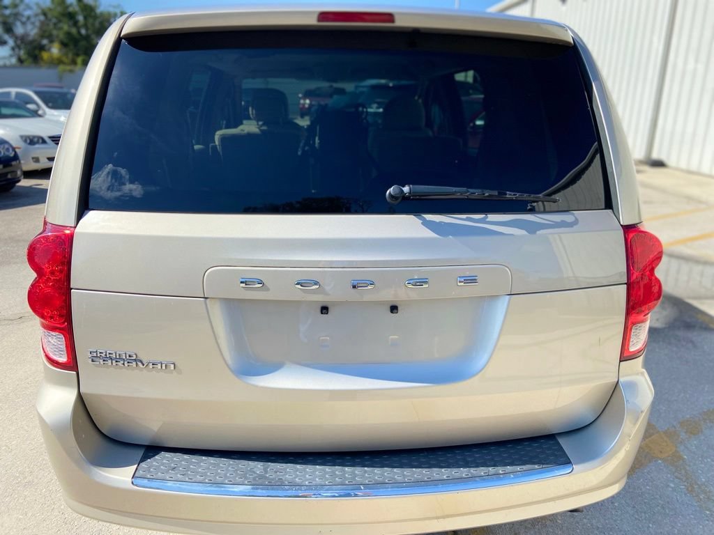 Used 2013 Dodge Grand Caravan American Value Package FWD image 4