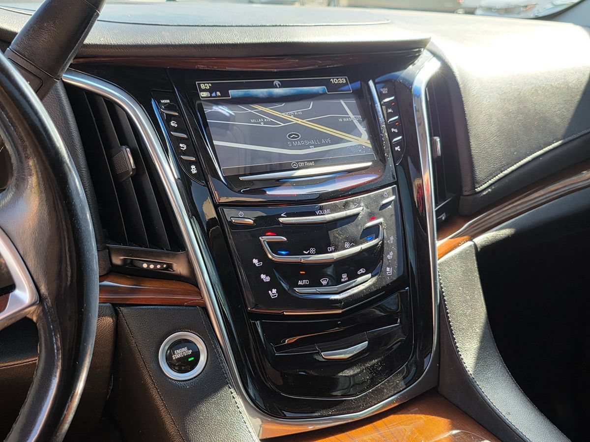 Used 2018 Cadillac Escalade Luxury RWD image 40