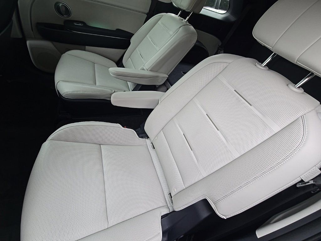 Certified 2026 Hyundai Palisade Calligraphy AWD/4WD image 9
