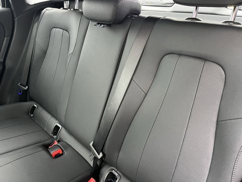 Used 2025 Mercedes-Benz GLA 250 4MATIC image 47