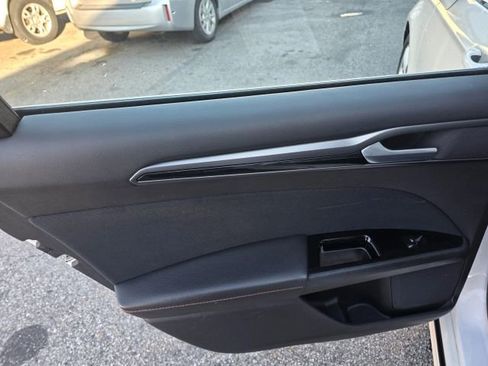 Used 2016 Ford Fusion SE image 18