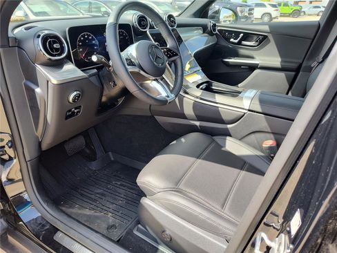 New 2026 Mercedes-Benz GLC 300 image 2