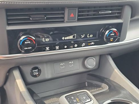 Certified 2026 Nissan Rogue SV AWD/4WD image 19