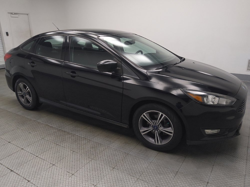 Used 2018 Ford Focus SE w/ SE Appearance Package FWD image 11