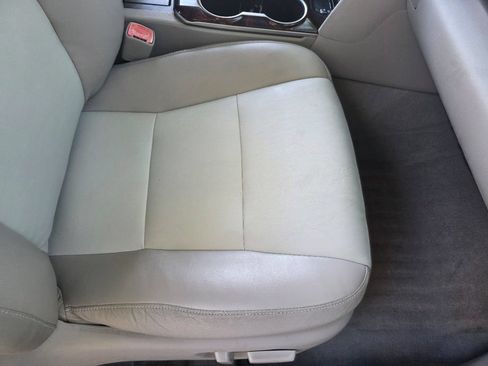 Used 2012 Toyota Camry XLE w/ Leather Pkg FWD image 40