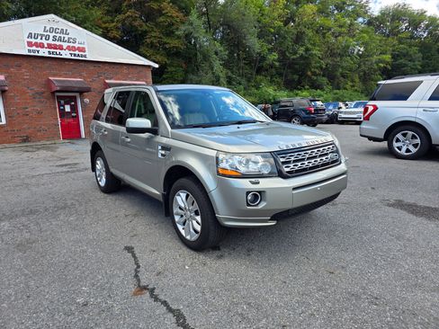 Used 2014 Land Rover LR2 image 4