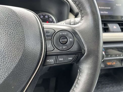 Used 2021 Toyota RAV4 XLE w/ Convenience Package image 25
