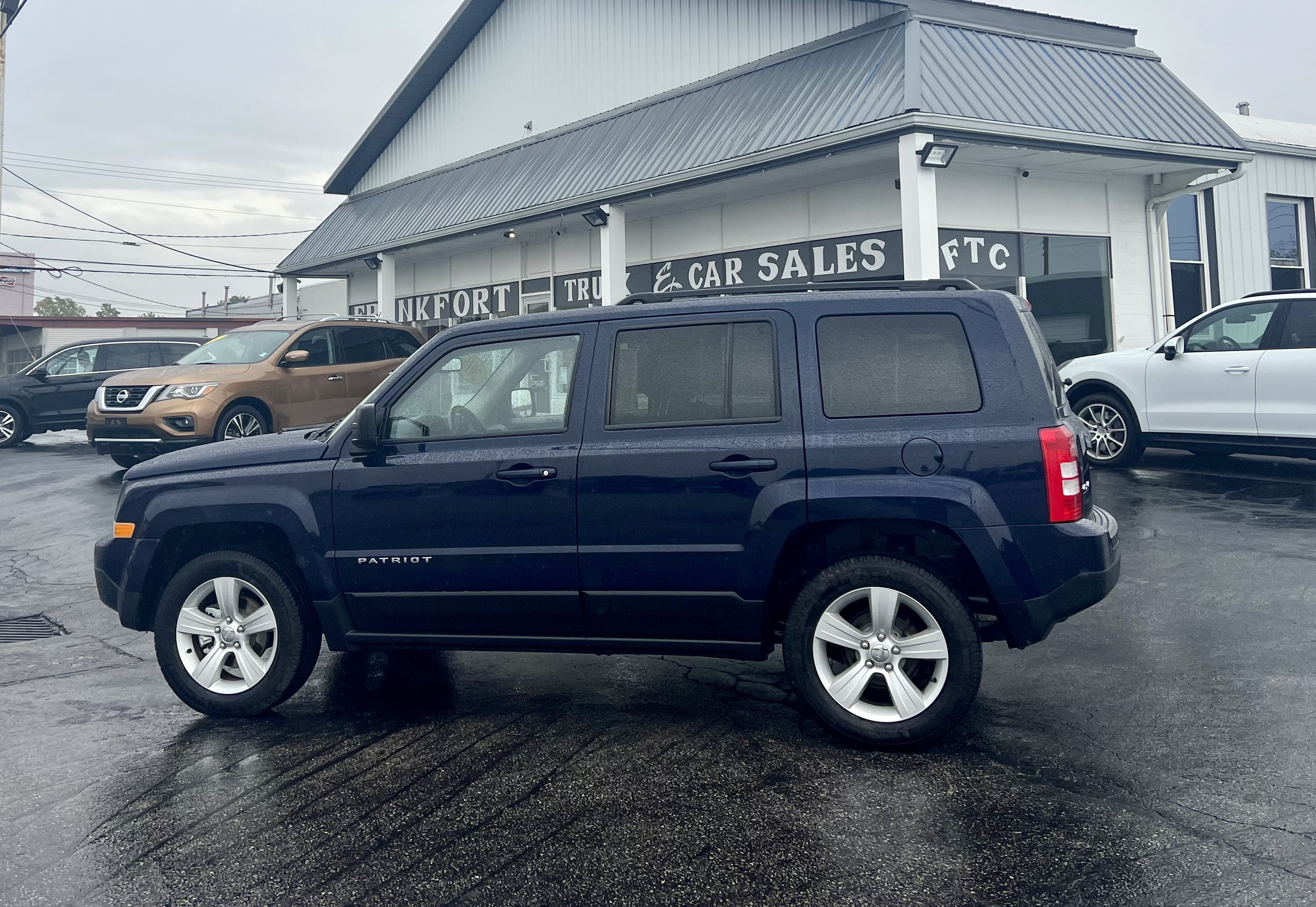 Used 2016 Jeep Patriot Latitude AWD/4WD image 8