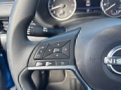 Used 2024 Nissan Sentra SV FWD image 20