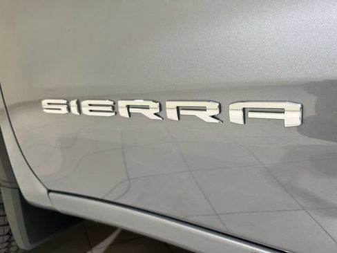 Used 2024 GMC Sierra 1500 SLE AWD/4WD image 18