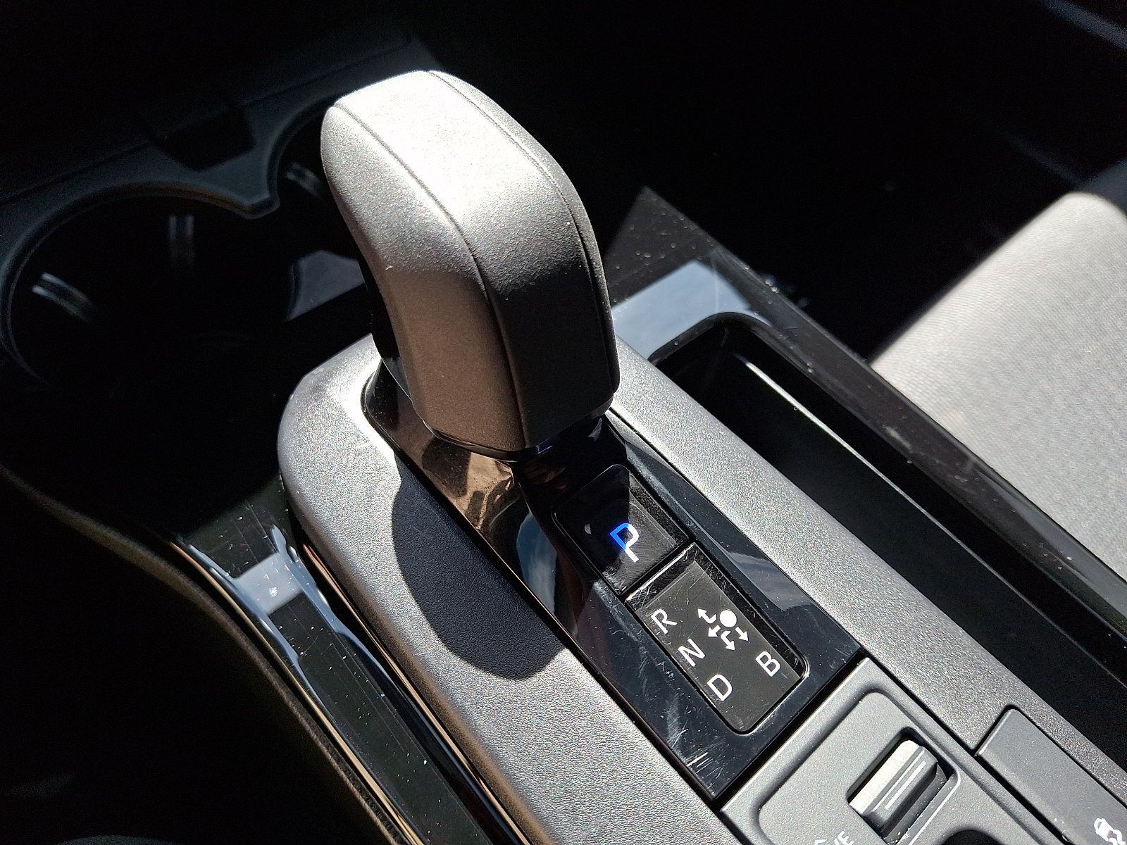 Used 2024 Toyota Prius LE AWD/4WD image 14