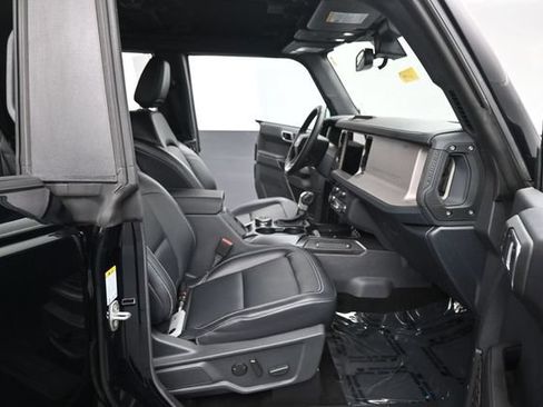 Certified 2025 Ford Bronco Outer Banks AWD/4WD image 30