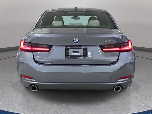 Used 2023 BMW 330i Sedan w/ Driving Assistance Package RWD image 7