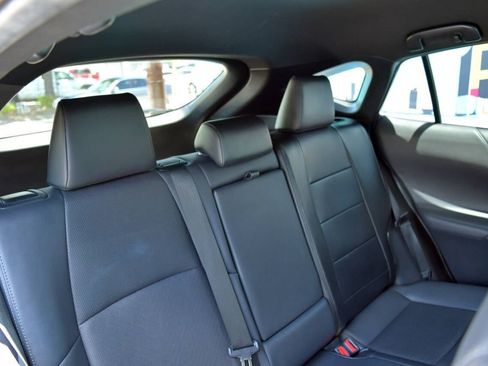 Used 2021 Toyota Venza XLE w/ Softex Package image 34