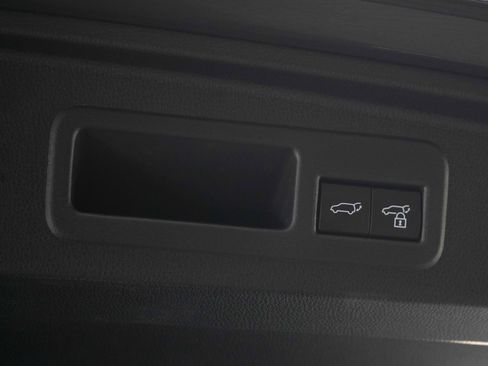 Used 2025 Toyota 4Runner Limited w/ Tow Technology Package AWD/4WD image 19