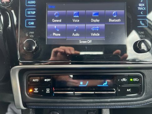 Used 2017 Toyota Corolla SE FWD image 53