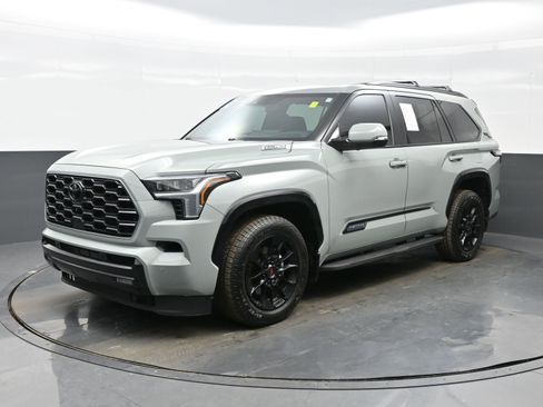 Used 2024 Toyota Sequoia Platinum image 2