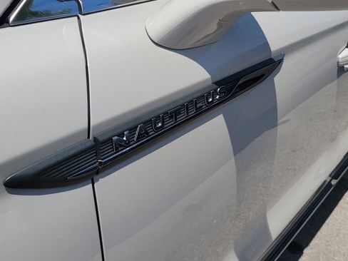 Certified 2022 Lincoln Nautilus FWD w/ Premium Package image 3