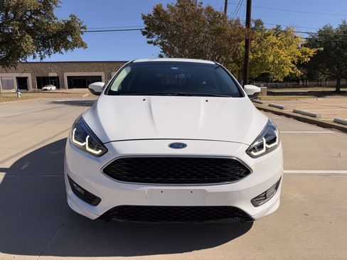 Used 2016 Ford Focus SE w/ SE Sport Package image 2