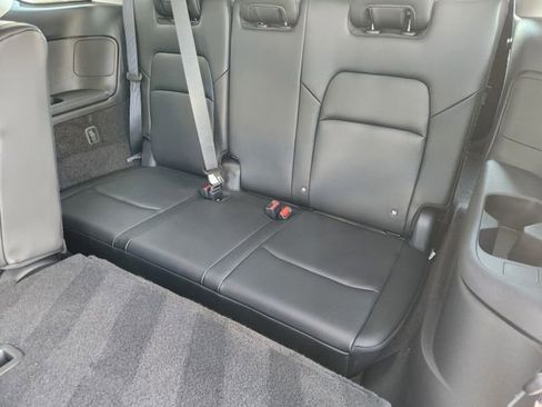 Certified 2025 Nissan Pathfinder SL FWD image 26