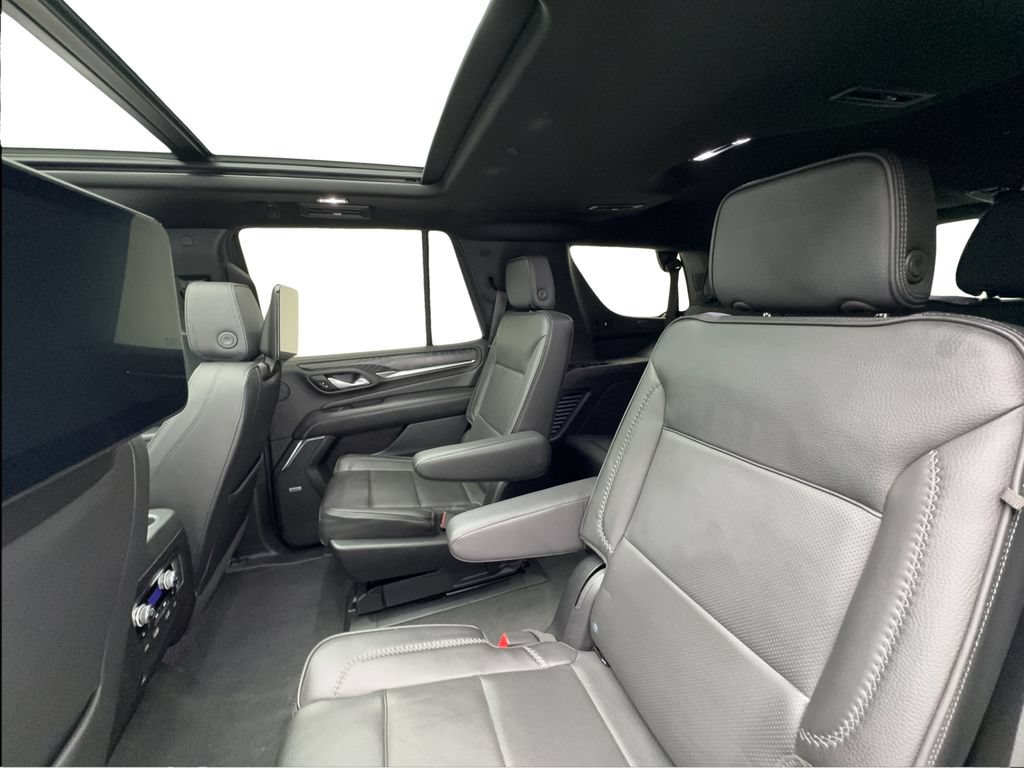 Used 2024 GMC Yukon Denali w/ Advanced Technology Package AWD/4WD image 27