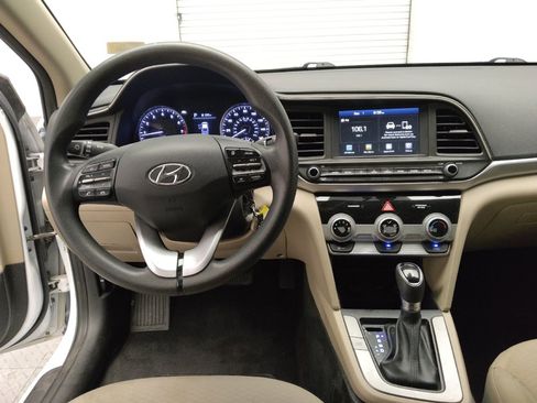 Used 2019 Hyundai Elantra SEL FWD image 22