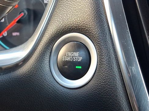 Used 2023 Chevrolet Traverse RS image 29