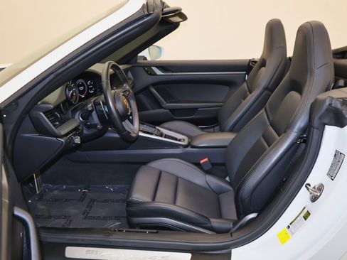 Used 2020 Porsche 911 Carrera 4S image 13