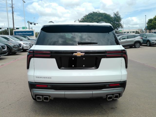 Used 2026 Chevrolet Traverse LT w/ Driver Confidence Package FWD image 7
