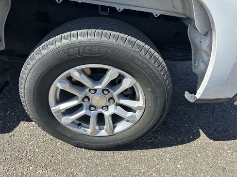 Used 2023 Chevrolet Silverado 1500 LT image 32